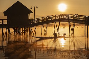 Svítání na Inle Lake